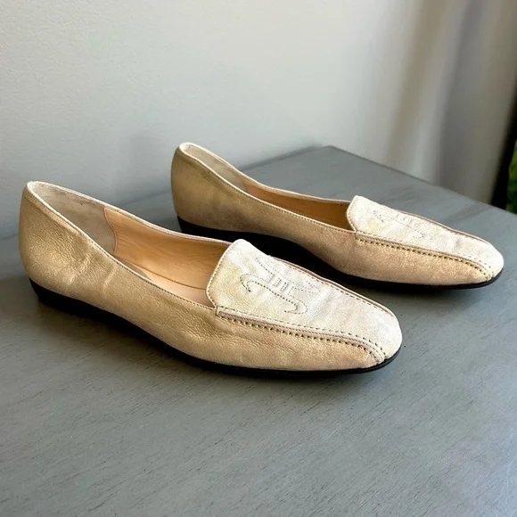 Chic Beige Loafers for Women - Picture 2 of 13